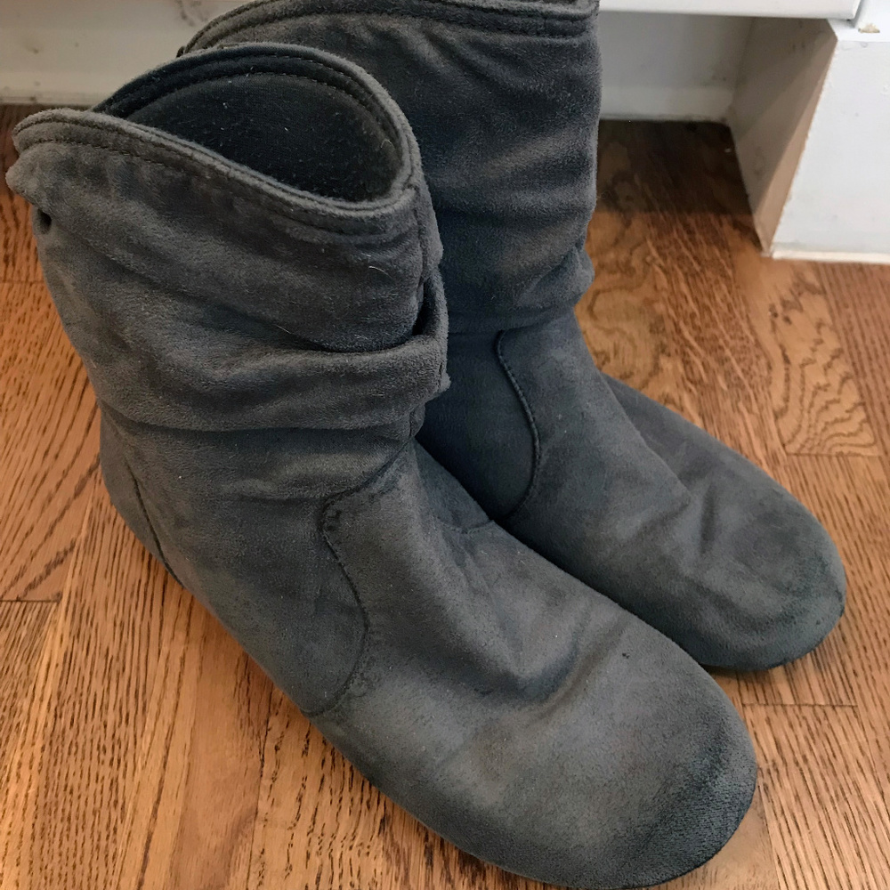 Gray Womens Slouch Ankle Boots, size 6